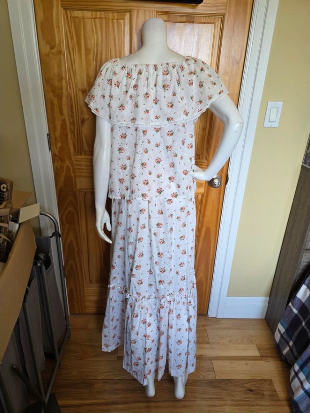 💙 25. Handmade Floral Top and Skirt Set - Picture 3 of 4